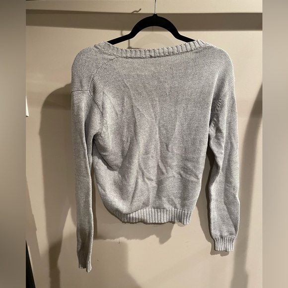 Brandy Melville Grey V Neck Knit Sweater One size (small/medium) - Picture 5 of 6